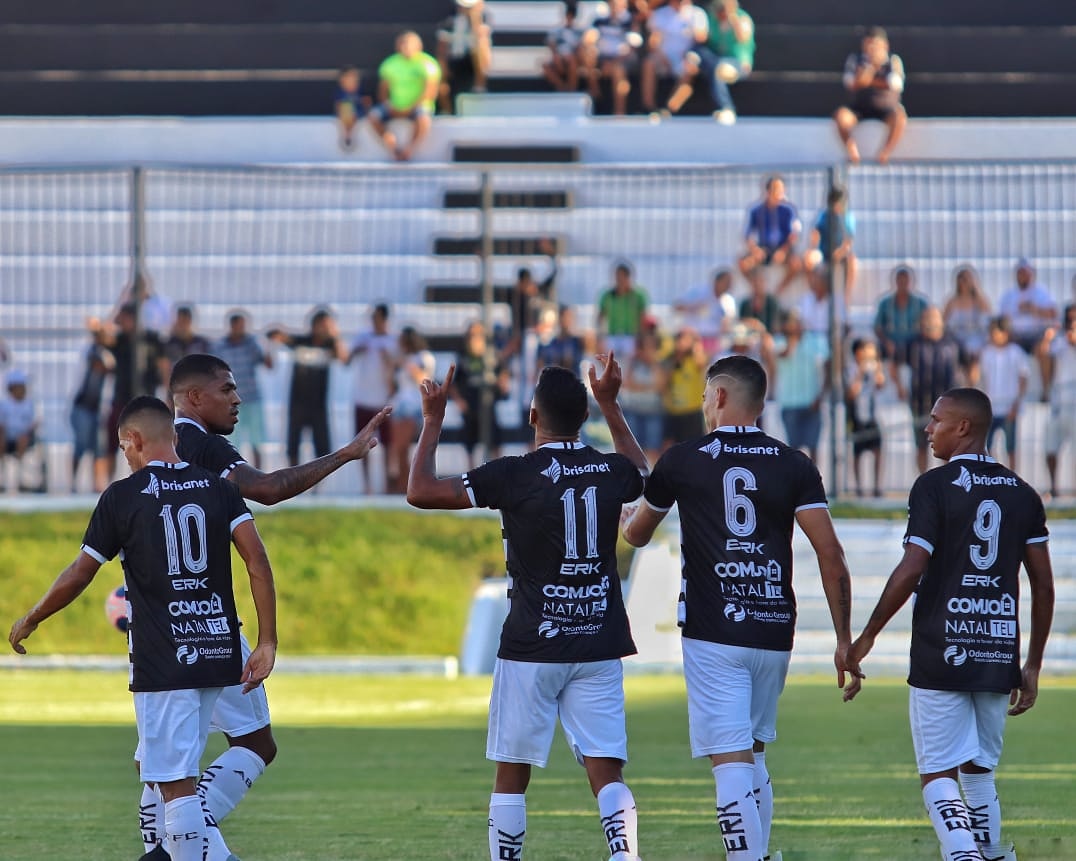 Wallyson marca mais um e dá vitória suada ao ABC