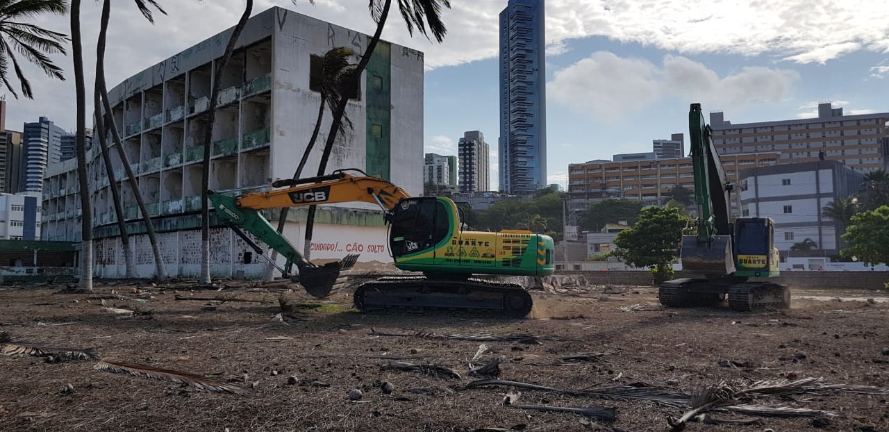 Demolição do Hotel Reis Magos será concluída sábado; limpeza vai durar 60 dias