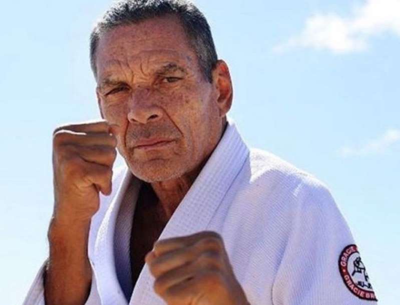 Idoso integrante da família Gracie é preso com frascos de supermaconha