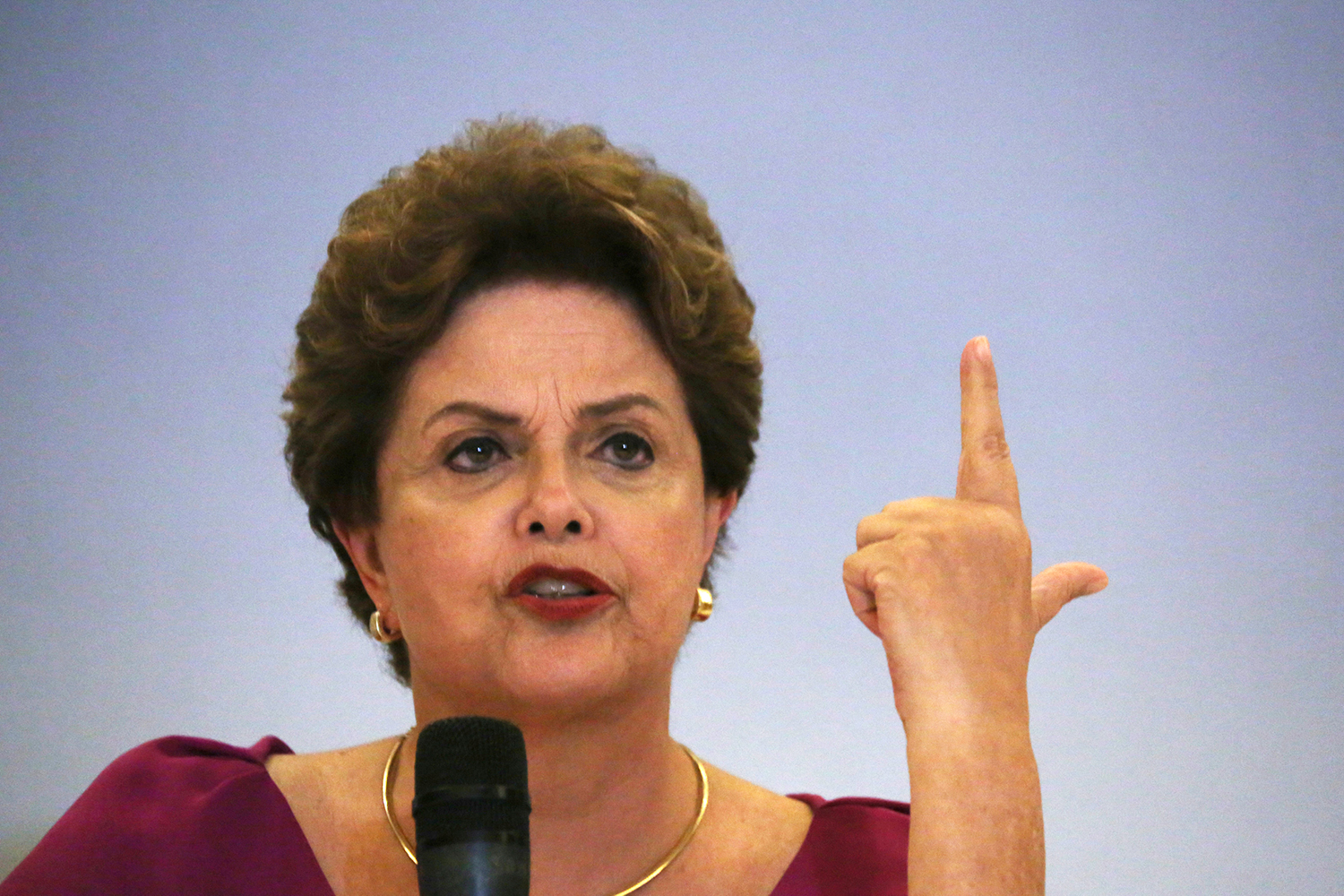 Dilma chama Bial de machista e acusa governo de atacar cineasta
