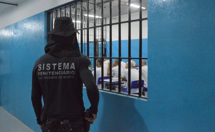 RN economiza R$ 4 mi no alimento de presos; valor diário de refeição é R$ 13,73