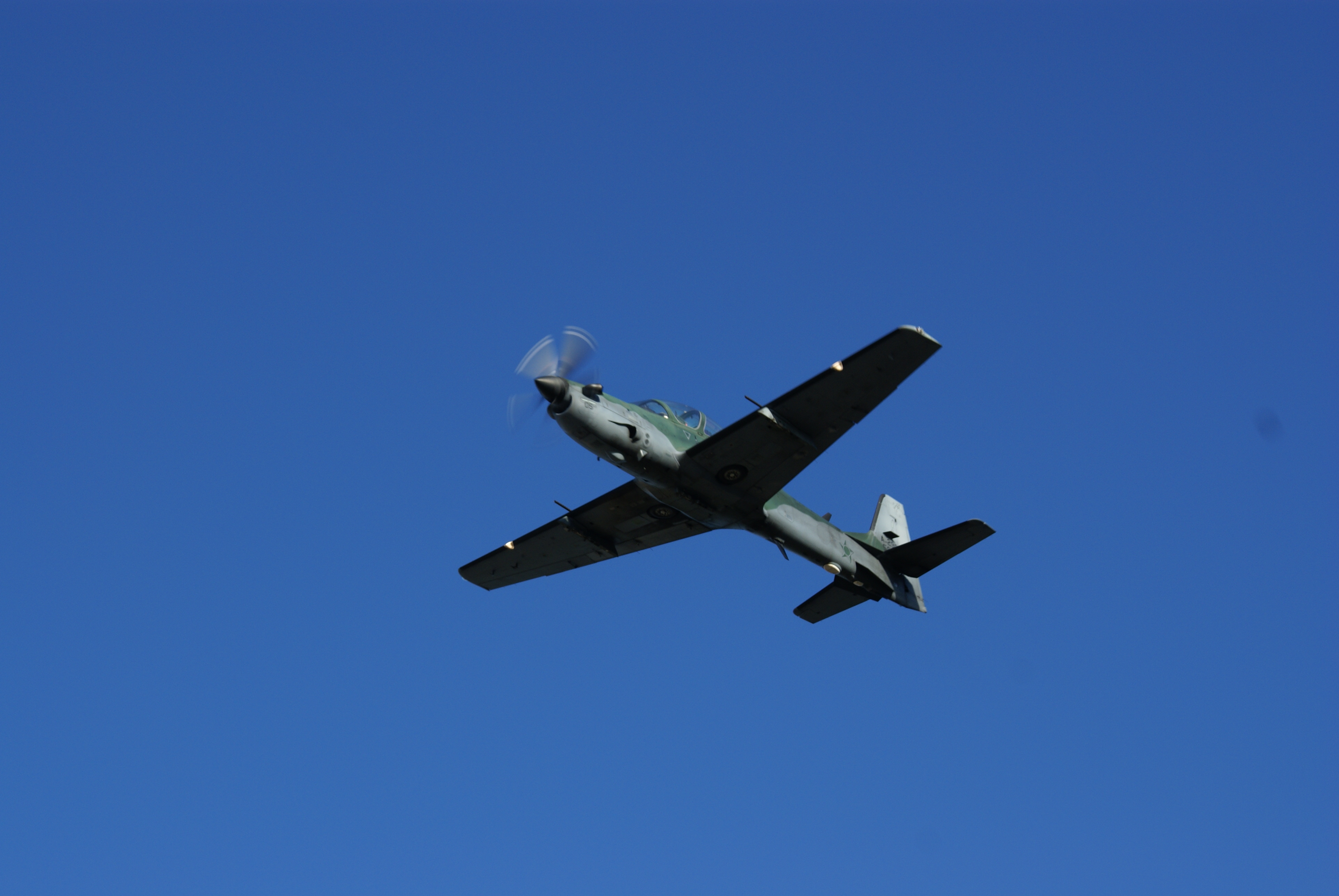 Militar cai de avião da FAB e é resgatado em alto mar no RN