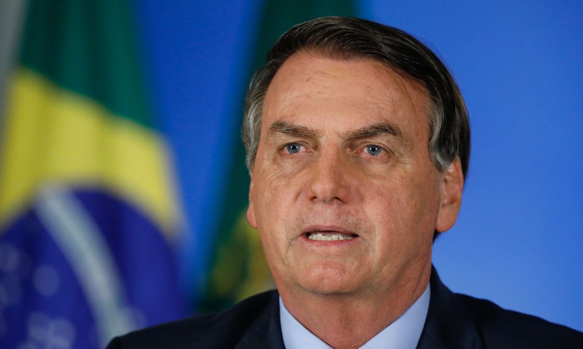 VÍDEO: Bolsonaro pede reabertura de comércio, escolas e proteção aos idosos