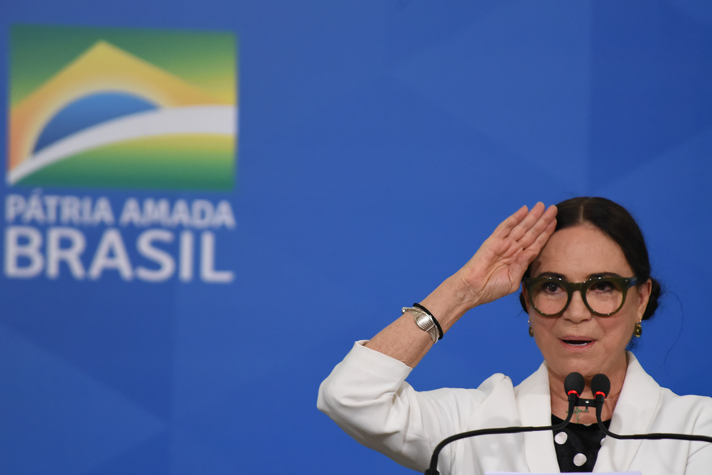 Instagram classifica como ‘parcialmente falso’ post de Regina Duarte