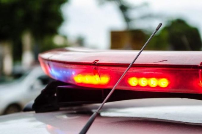 Homem é assassinado a tiros dentro de carro em Natal