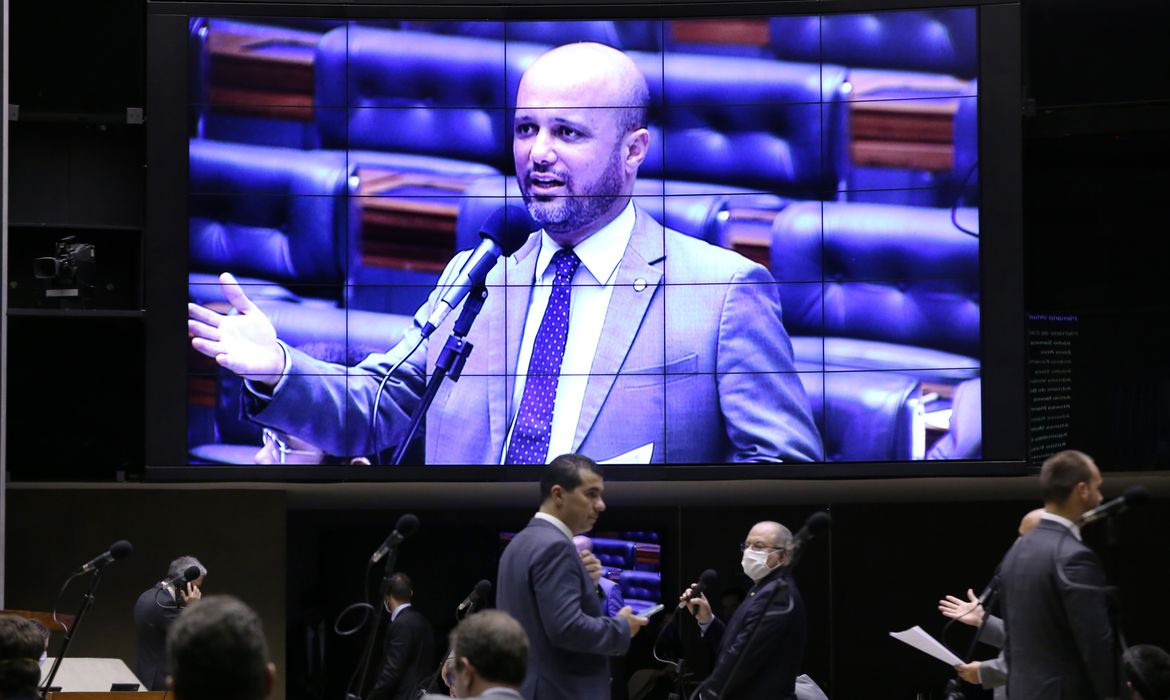 Senado aprova pec do orçamento de guerra; texto volta à Câmara