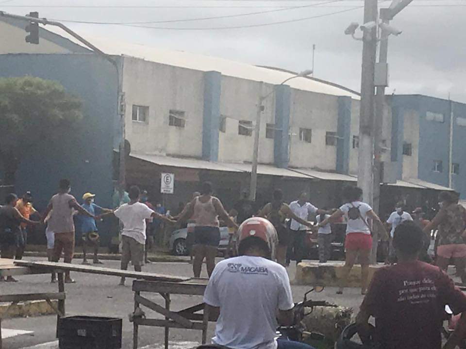 Vereador de Macaíba desrespeita isolamento e põe em risco saúde de populares