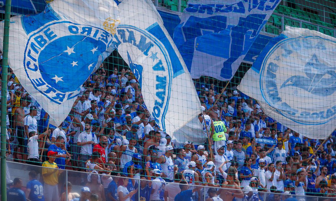 Ameaçado por clube árabe, time brasileiro aliena imóvel para pagar dívidas