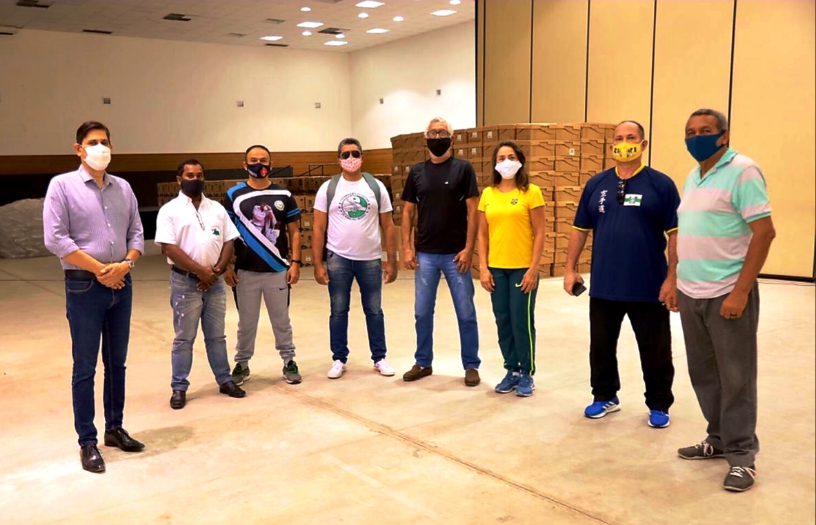 Governo incentiva esporte seguro e distribui material de prevenção contra Covid