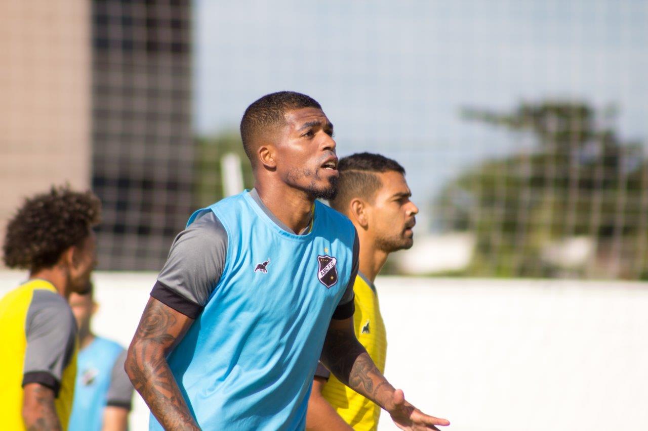Volante recebe proposta do futebol paulista e se despede do ABC