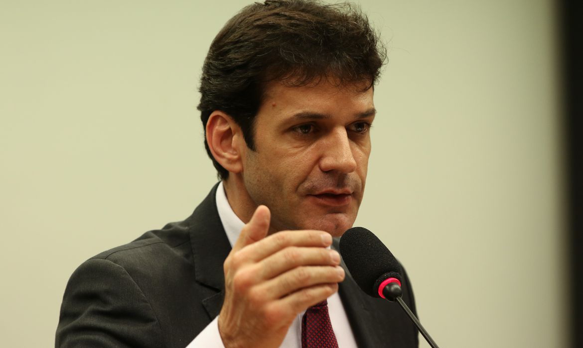 Em evento, ministro fala sobre retomada responsável do turismo