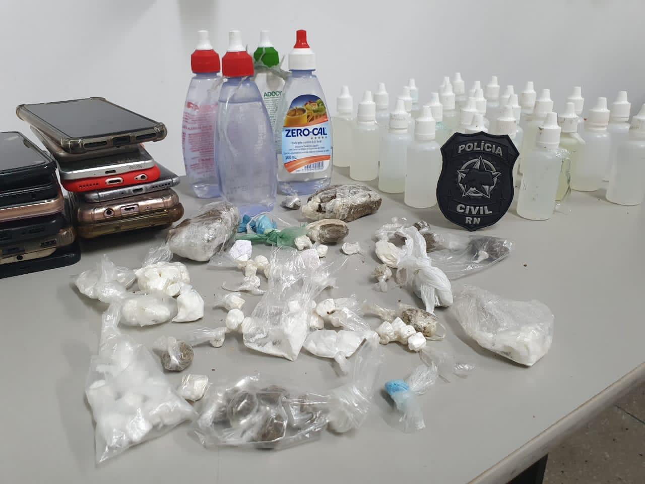 Polícia apreende drogas e celulares em festa de facção no interior do RN