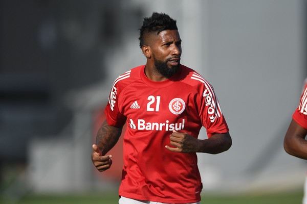 Torcedor doa R$ 1 milhão para clube pagar multa e escalar jogador contra o Fla