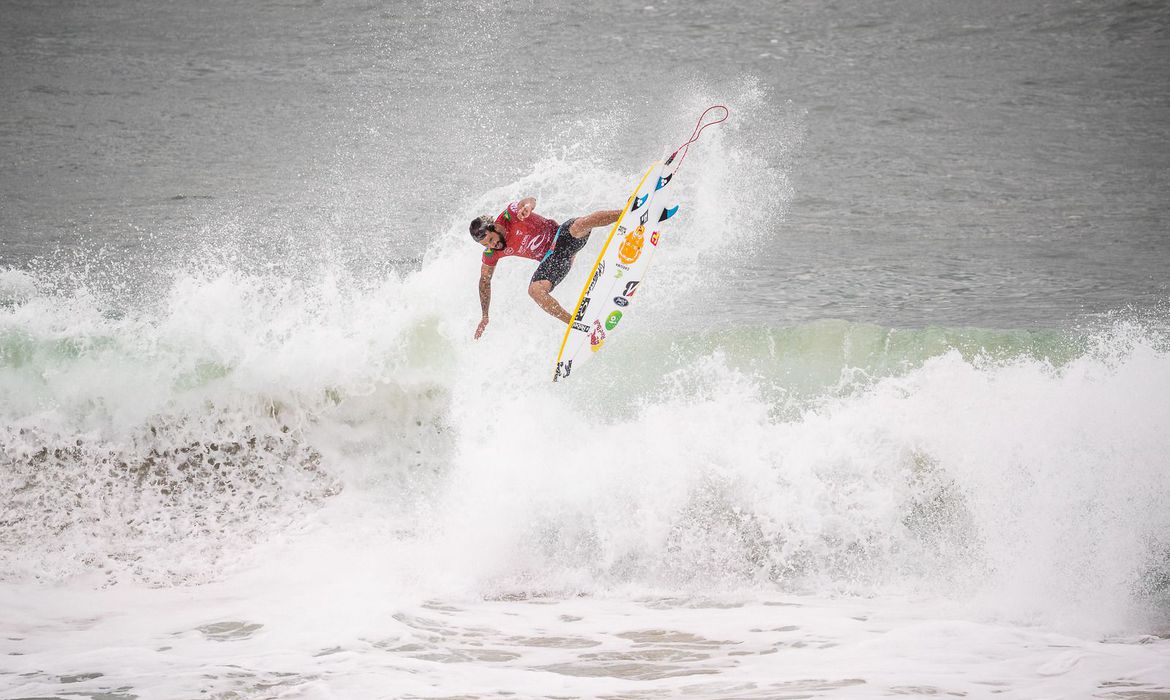 Surfe: 3ª etapa do Circuito Mundial começa com potiguar favorito