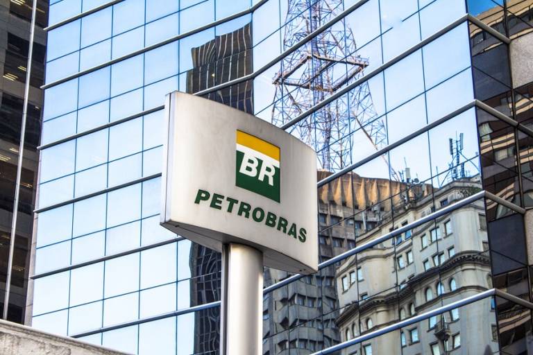 Petrobras ganha R$ 20 bi em valor de mercado no 1º dia de Silva e Luna