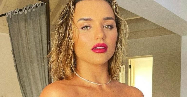 Ex-BBB, Rafa Kalimann surge de calcinha em foto ousada; veja