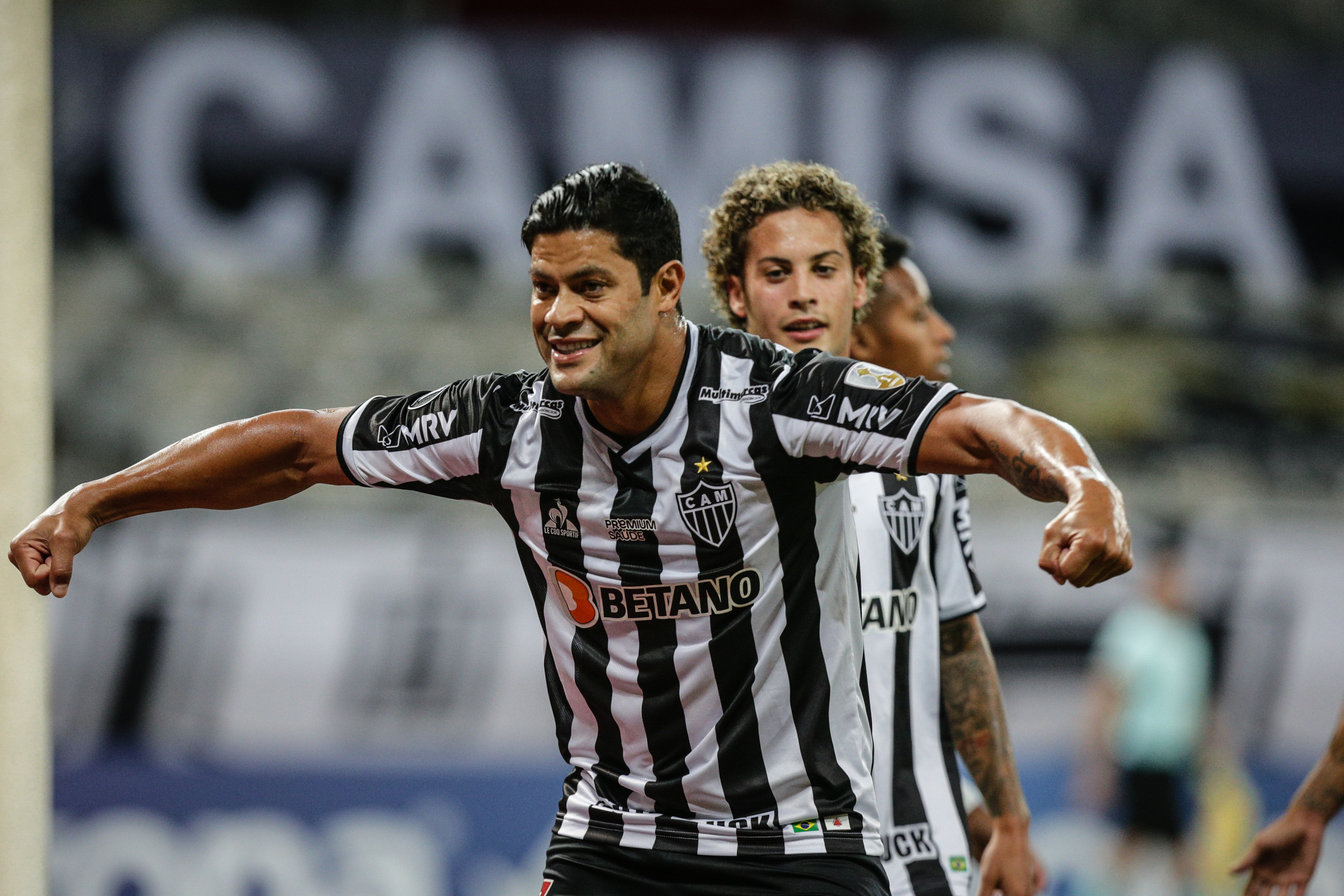Com show de Hulk, Atlético-MG goleia na Libertadores