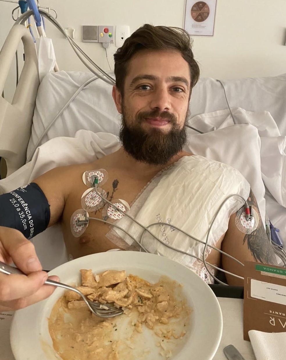 Ator global passa por cirurgia cardíaca após risco de morte súbita