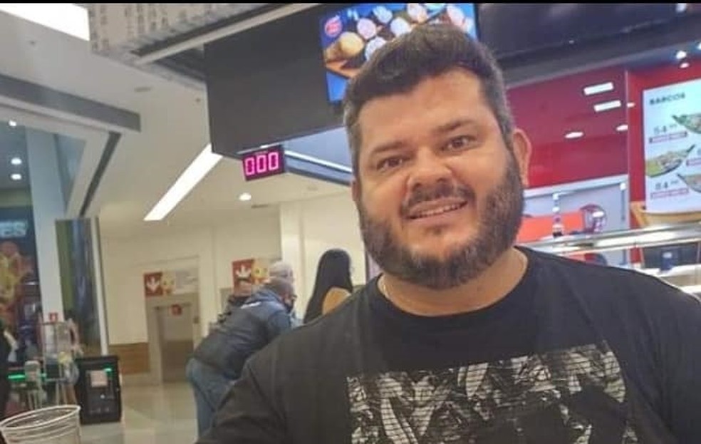 Locutor e produtor sertanejo morre de Covid após esconder doença de amigos