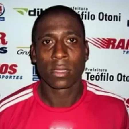 Ex-atacante do América, ABC e Flamengo morre em acidente de moto