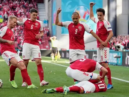 VÍDEO: Astro da Eurocopa tem mal súbito, desmaia em campo e jogo é suspenso