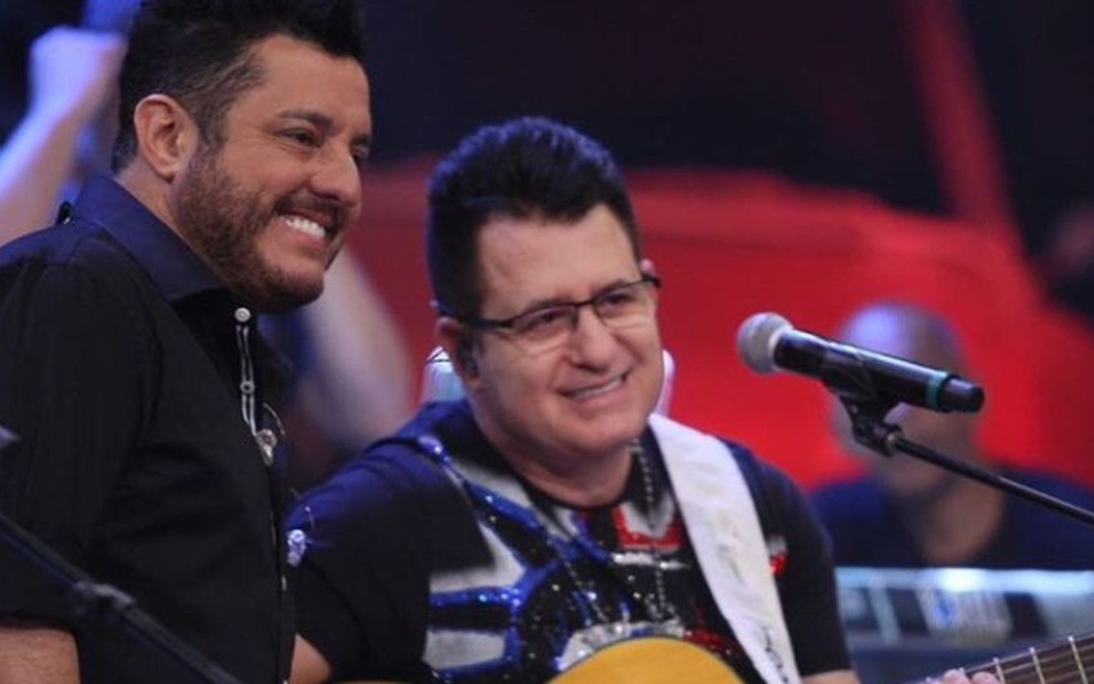 Sertanejo critica bebedeira de seu parceiro de dupla após vergonha em live