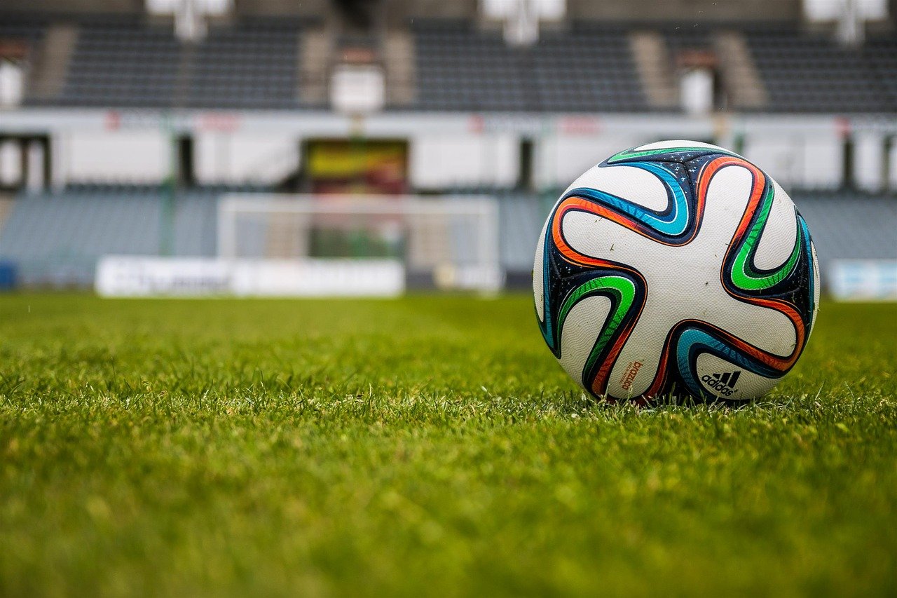 Com Flamengo, Vasco e Eurocopa, confira onde assistir aos jogos de hoje