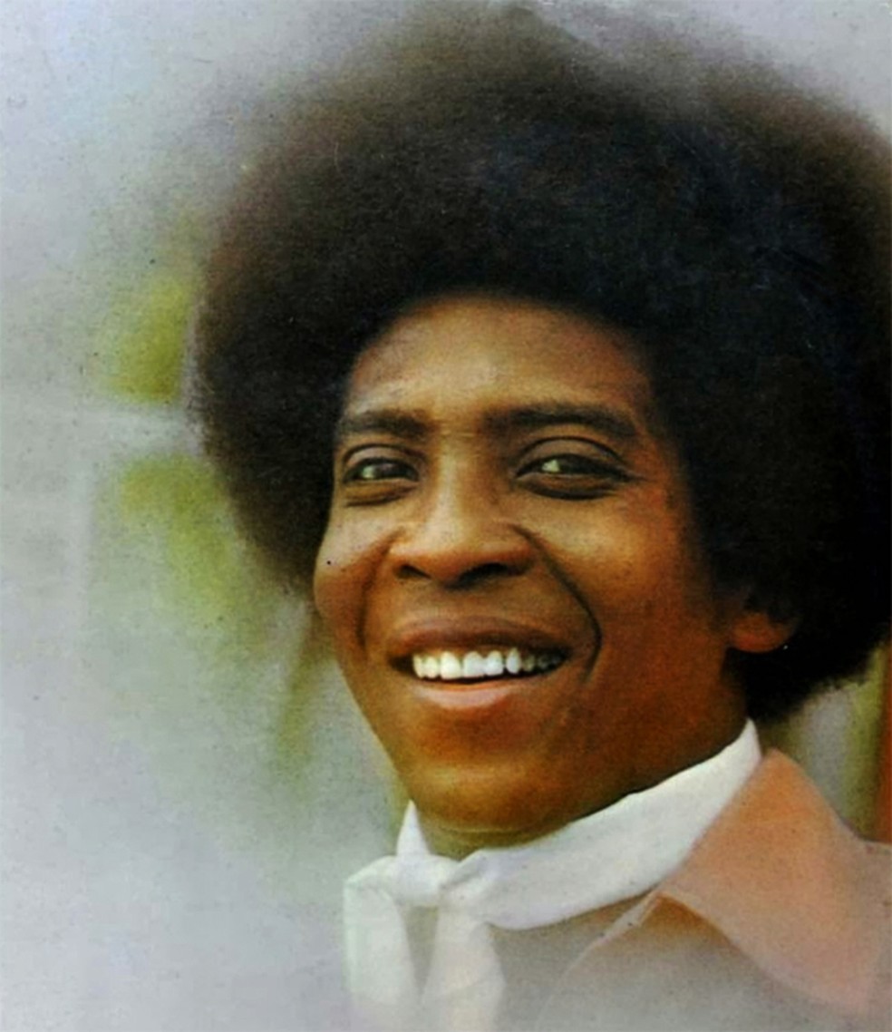 Cantor que lançou Djavan morre aos 83 anos