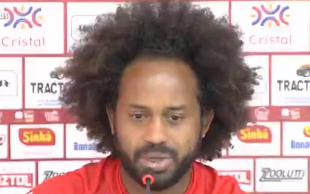 VÍDEO: Narrador e comentarista chamam cabelo black power de jogador de ‘pesado’ e ‘imundo’