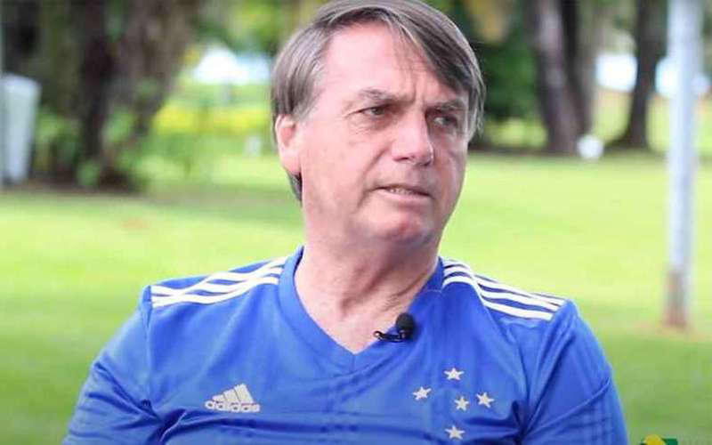 Bolsonaro diz que sancionará clube-empresa e lamenta situação de 3 grandes times