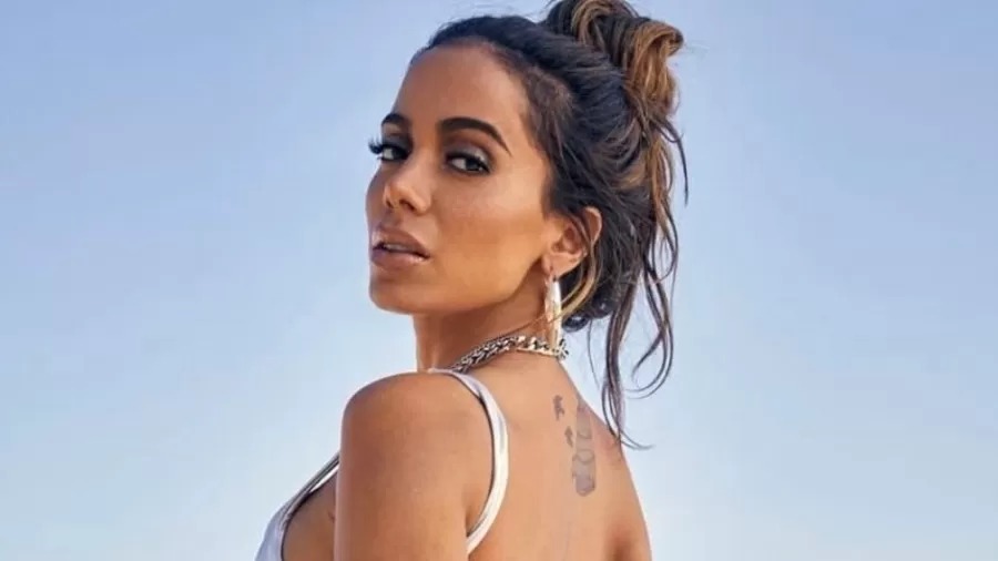 Anitta faz limpa no Instagram e deixa de seguir amigos famosos; veja quem