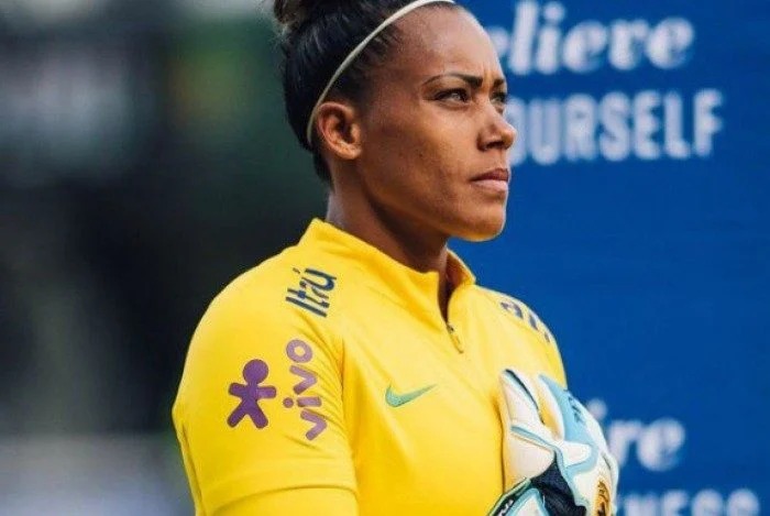 'Uma porca com suéter', dispara jornalista sobre goleira da seleção brasileira