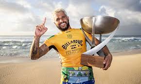 Do começo na tampa de isopor ao ouro olímpico: conheça a trajetória do surfista potiguar Italo Ferreira