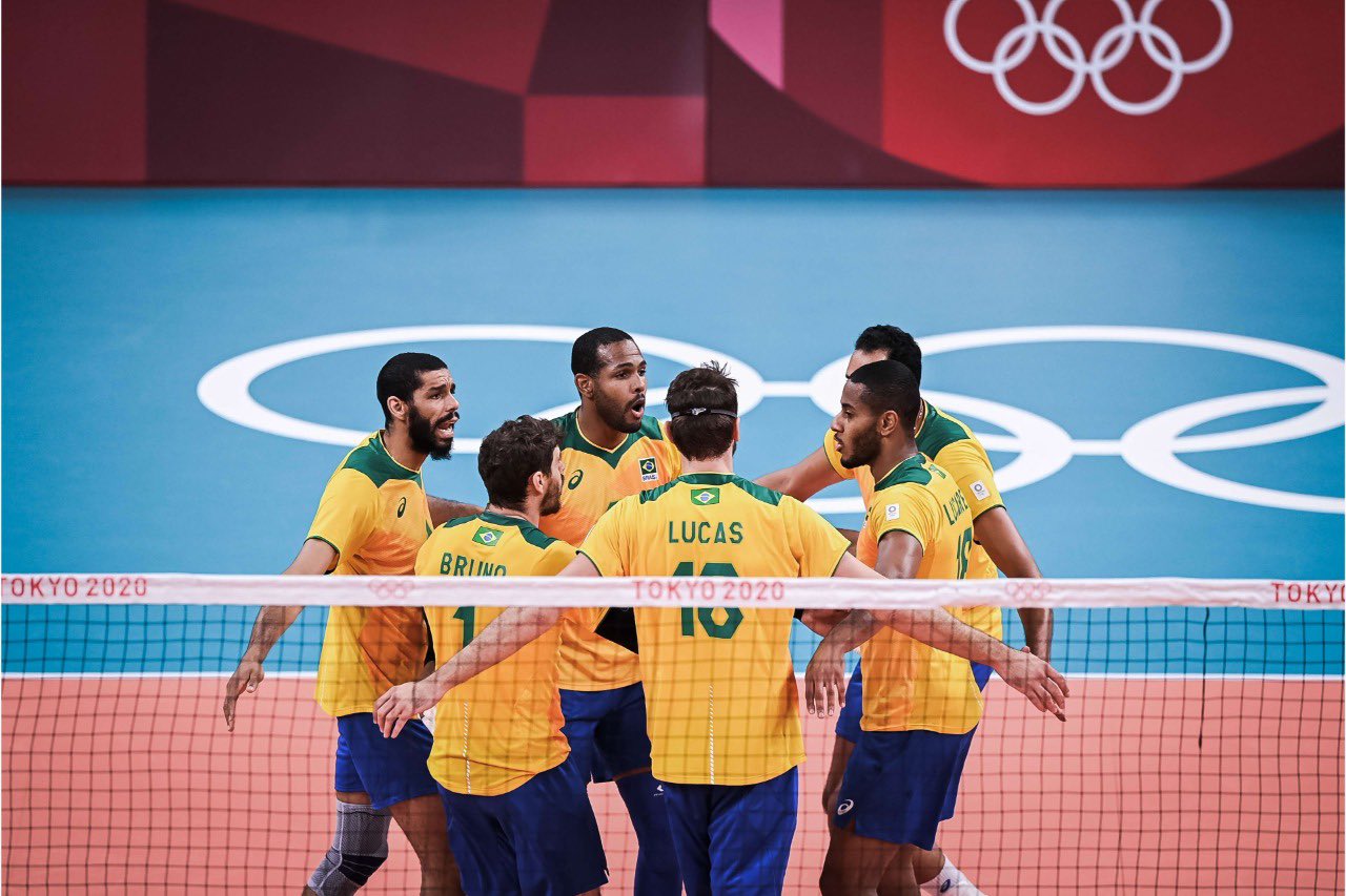 Vôlei: seleção masculina leva virada da Rússia e vai disputar o bronze
