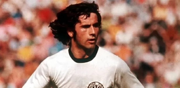Lenda do futebol mundial morre aos 75 anos
