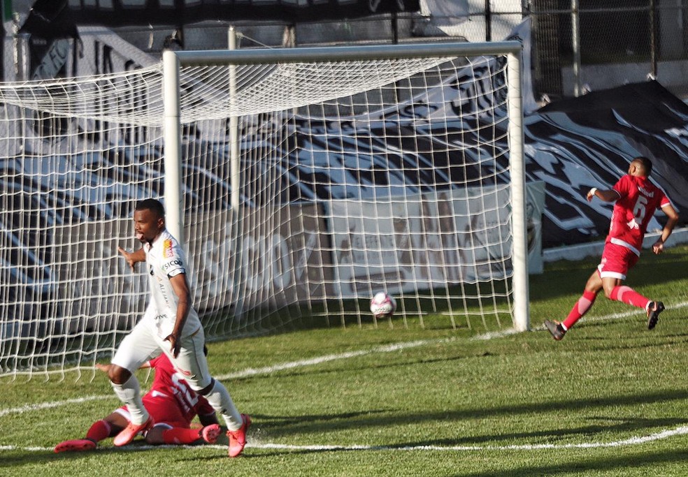 VÍDEO: ABC vence América e amplia vantagem na liderança; veja os lances