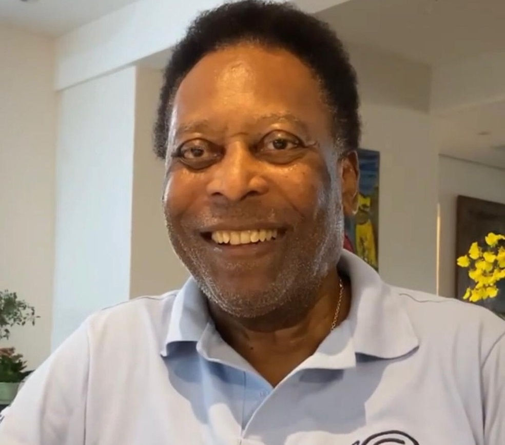 Pelé é internado em  hospital em São Paulo