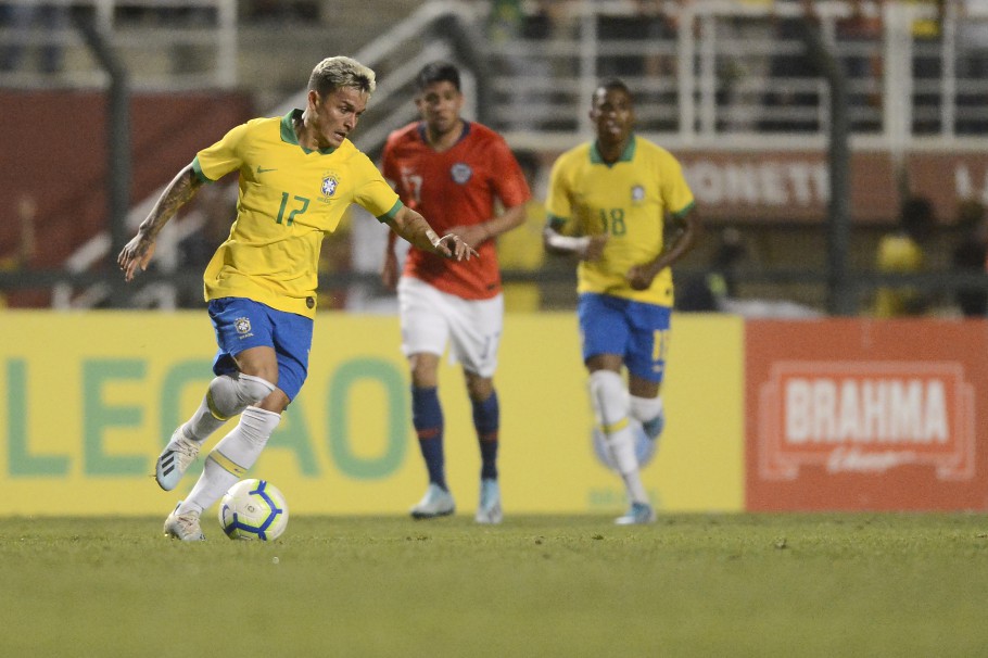 Mais um jogador que atua no Brasil é convocado por Tite para a Seleção