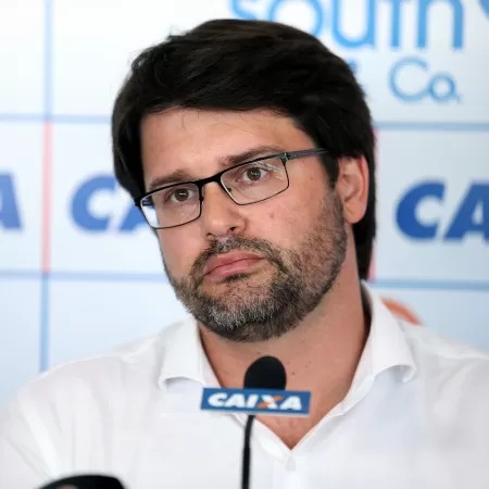 Presidente de clube da Série A passa mal ao ver time vencer rival após longo jejum