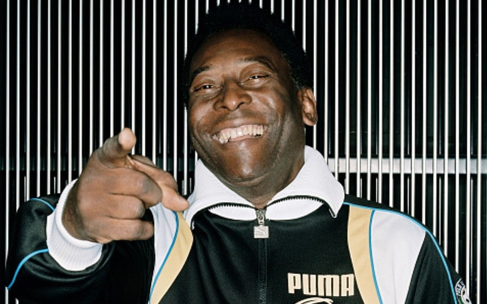 Pelé é internado após médicos identificarem problema em exames