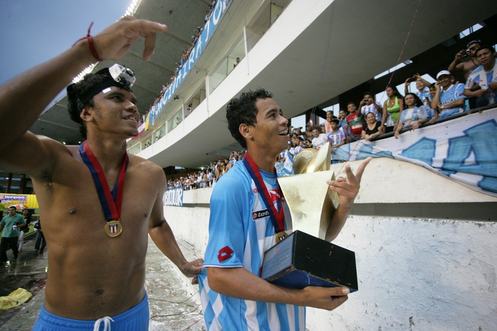 Vice-campeão brasileiro com Pikachu, zagueiro é preso por furto de 28 celulares
