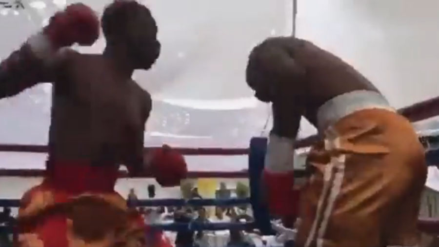Boxeador de 23 anos morre após ser nocauteado em luta; imagens fortes