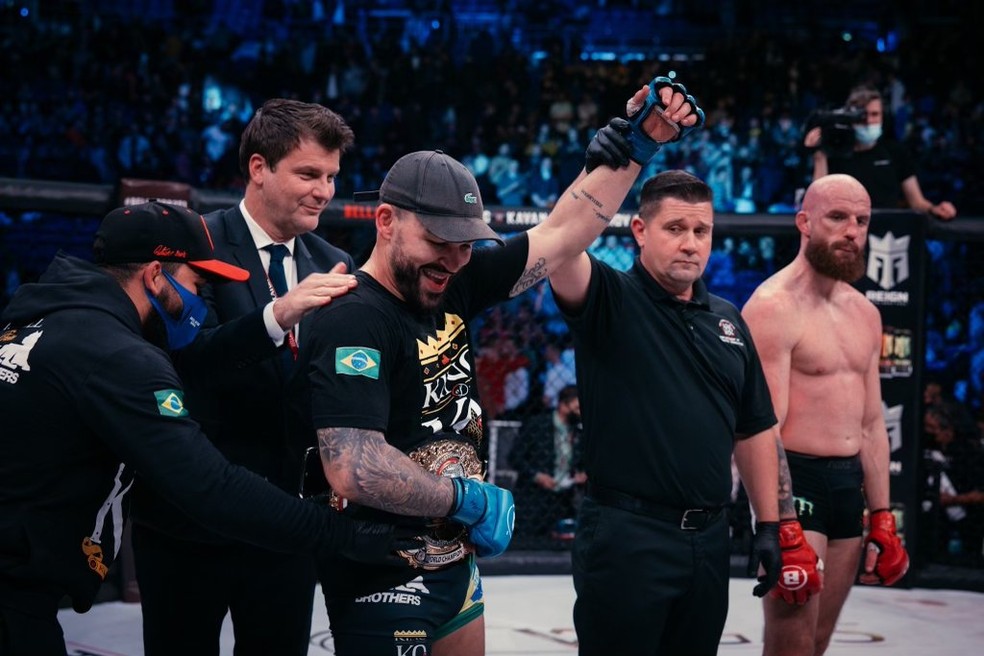 Patricky Pitbull nocauteia irlandês e mantém título em família no Bellator; assista aos melhores momentos da luta