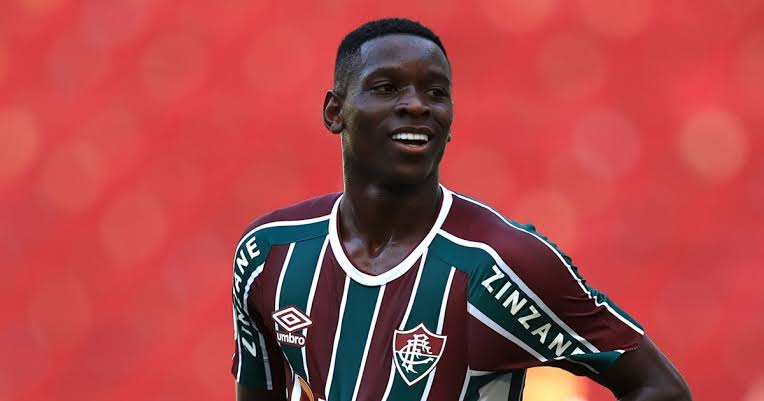 Real Madrid estuda contratação de novo craque de clube do RJ