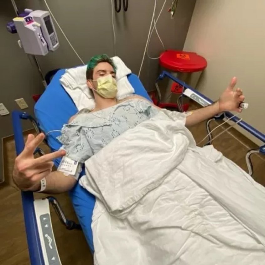Lutador de MMA passa por cirurgia para remover testículo após joelhada