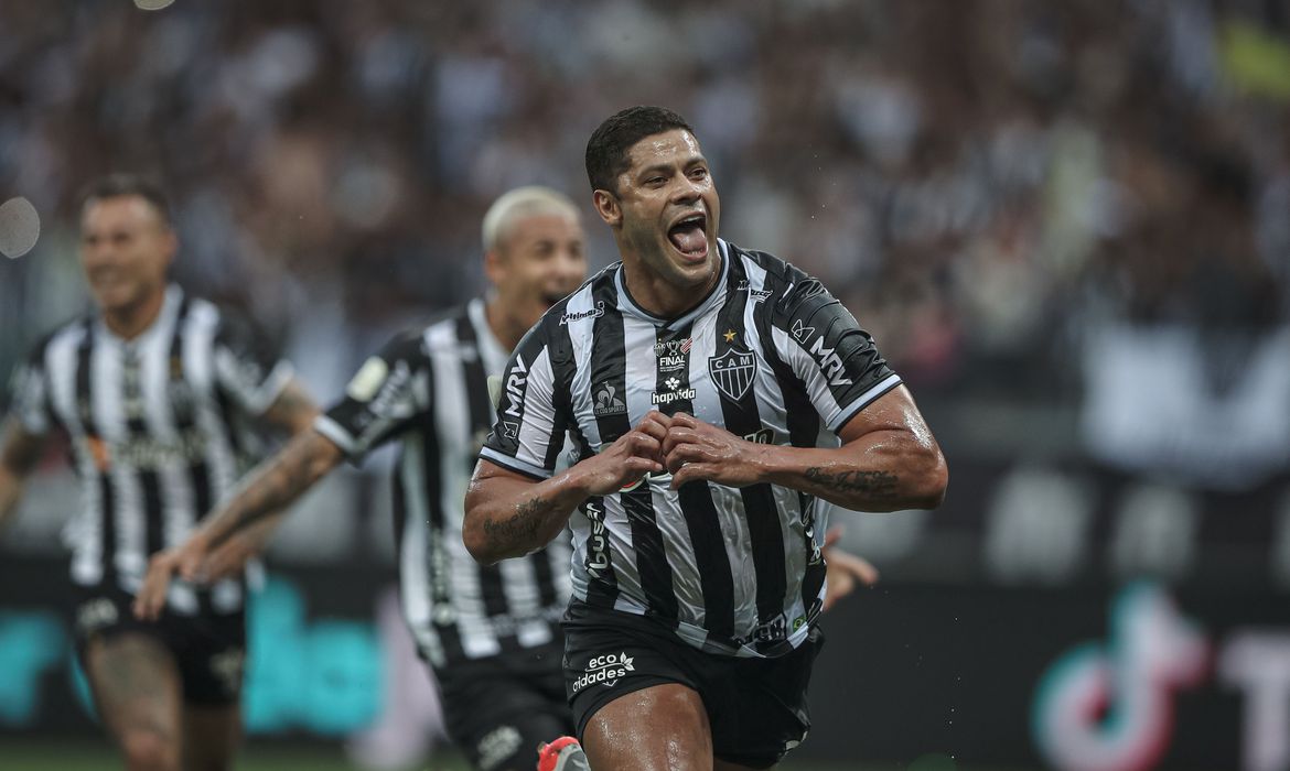 VÍDEO: Atlético-MG goleia e coloca mão na taça da Copa do Brasil; veja os gols