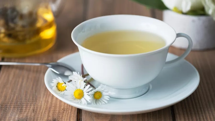 Tem insônia? Veja 6 chás que acalmam e podem melhorar seu sono