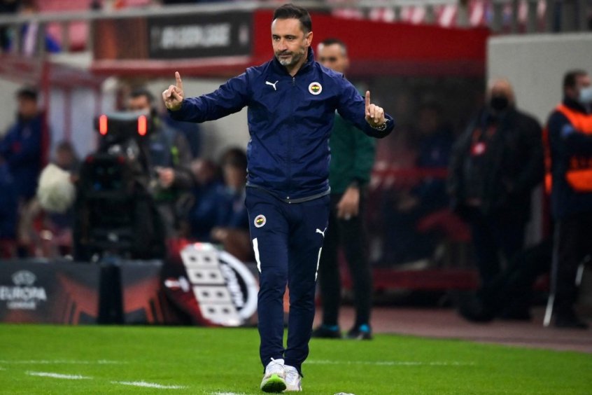 Técnico português que está na mira do Flamengo é demitido de clube europeu