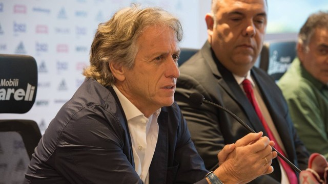 Benfica se irrita com postura de Jorge Jesus em assédio do Flamengo e clima piora antes de clássico