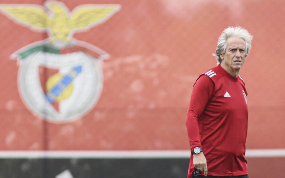 Jorge Jesus deixa o Benfica: 'Coloquei o cargo à disposição. Estou de saída'